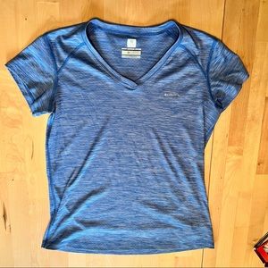 Columbia Women’s Omni Freeze Zero V-neck Shirt- Medium